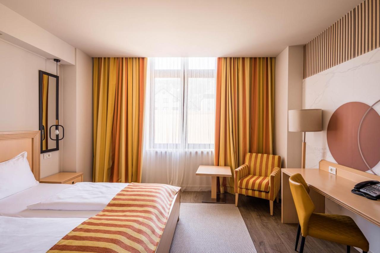 Hotel Rogge Resita Eksteriør bilde