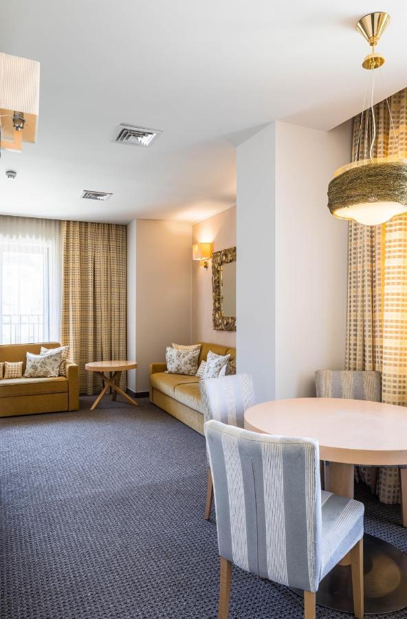 Hotel Rogge Resita Eksteriør bilde