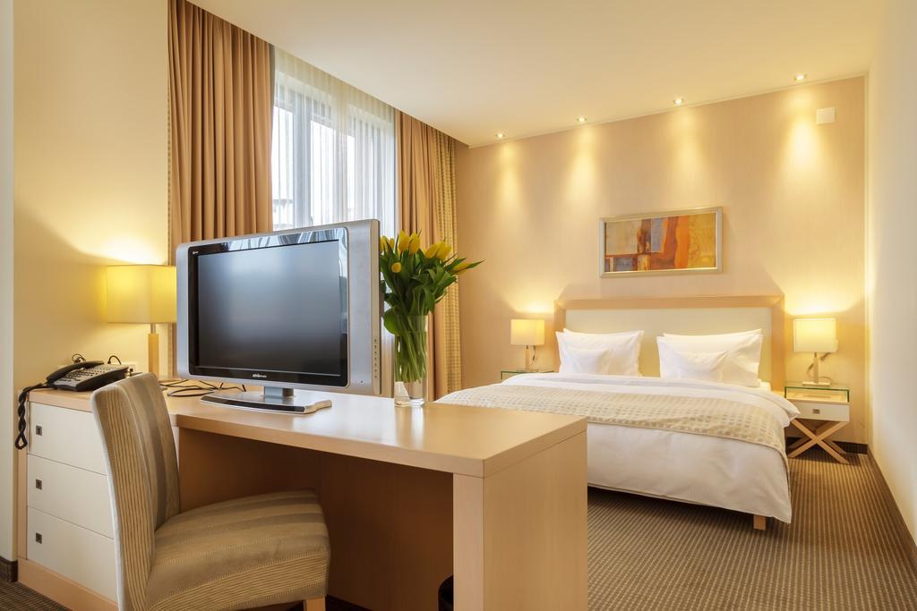 Hotel Rogge Resita Eksteriør bilde