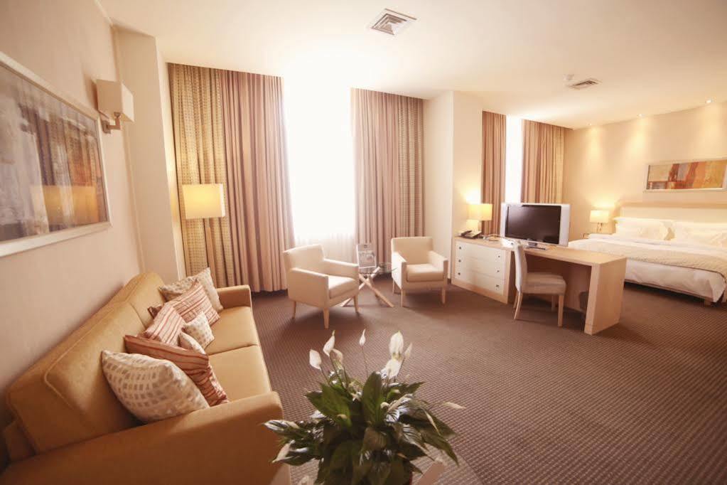 Hotel Rogge Resita Eksteriør bilde